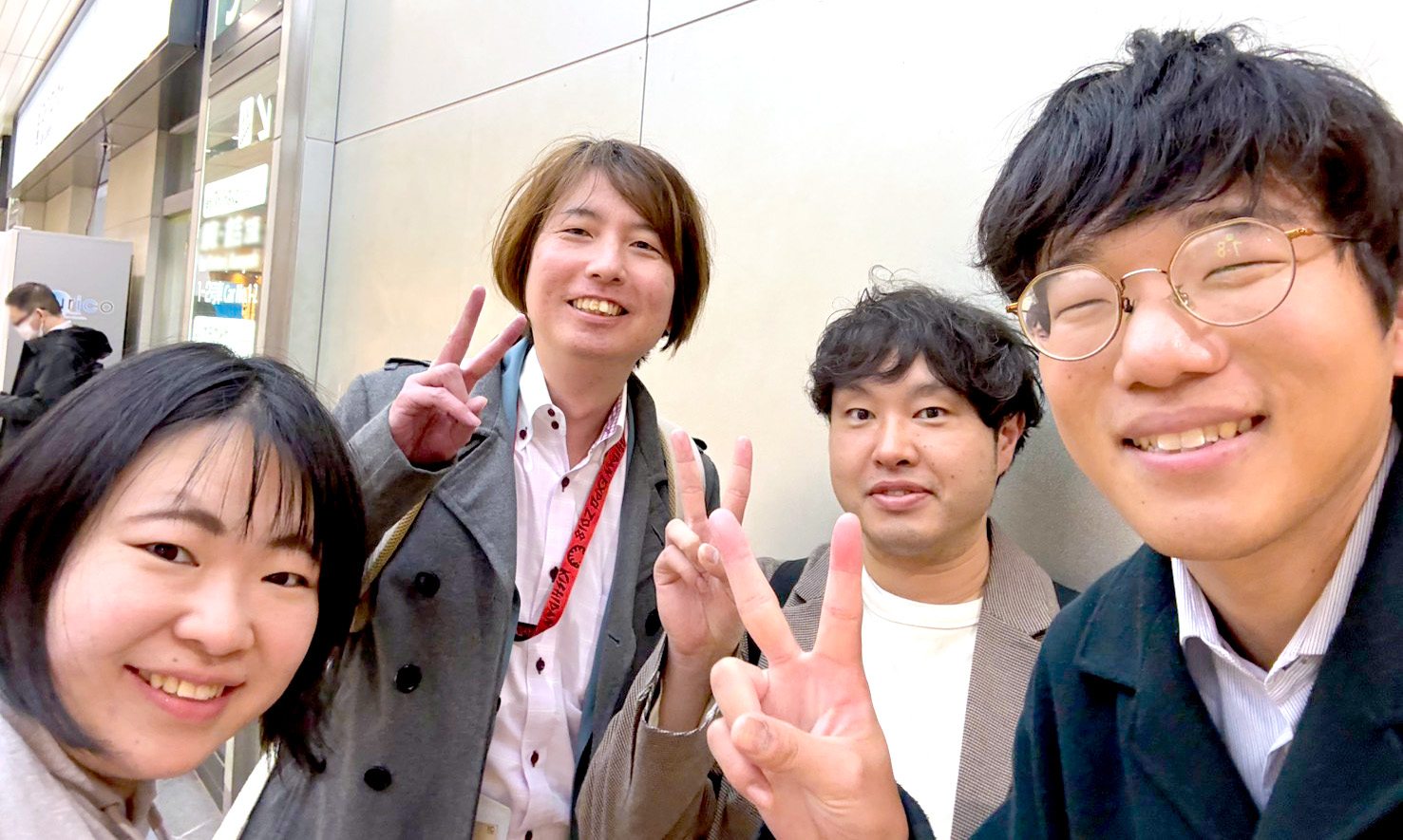 磯崎さんと、NNCグループ SES事業部の先輩たち